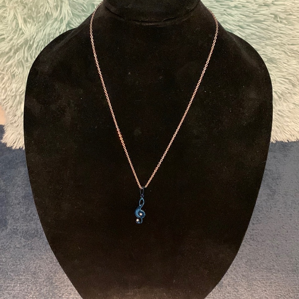 Musical note necklace